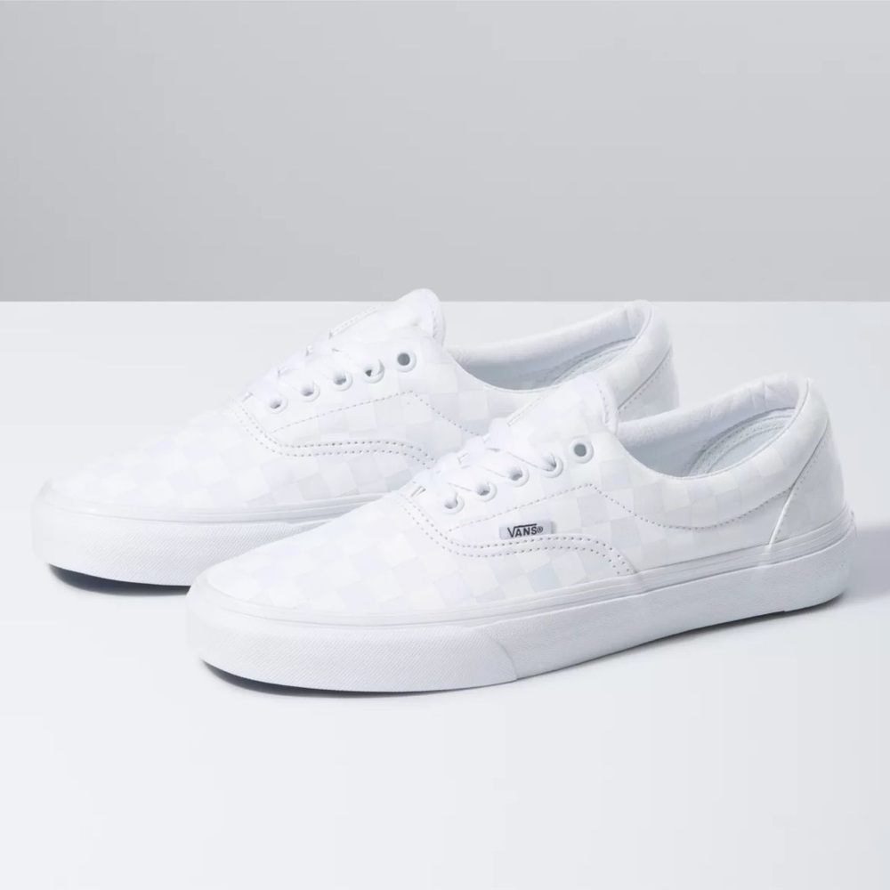 Vans - Picture 2 of 9